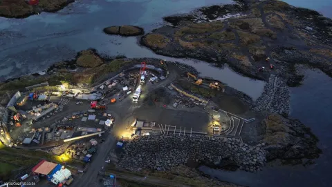 No description available.