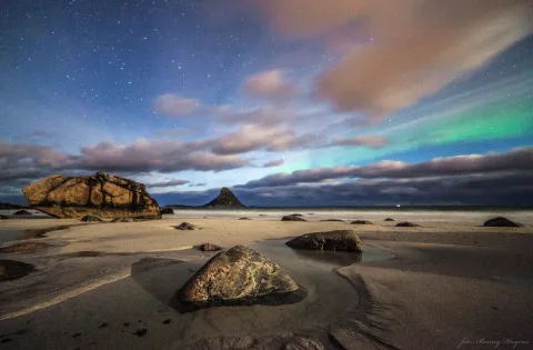 No description available.