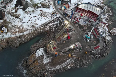 No description available.