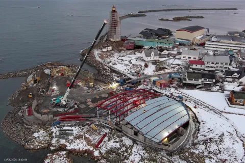 No description available.